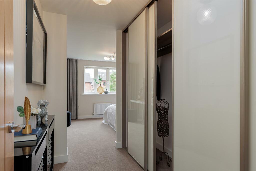 Master Bedroom Dressing Area