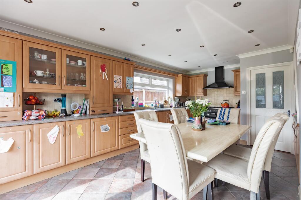 Kitchen/Breakfast Room