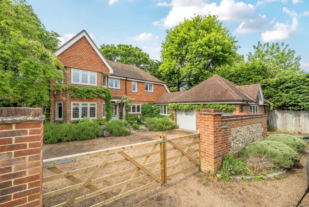 1295440-3-682df06...