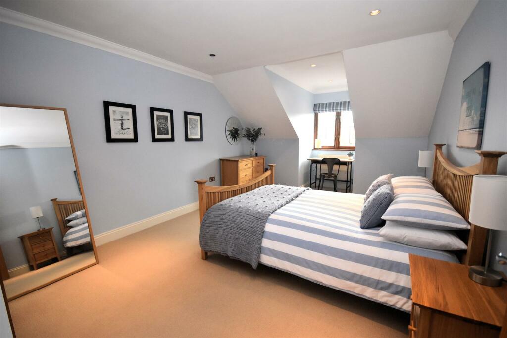 Bedroom 2.jpg