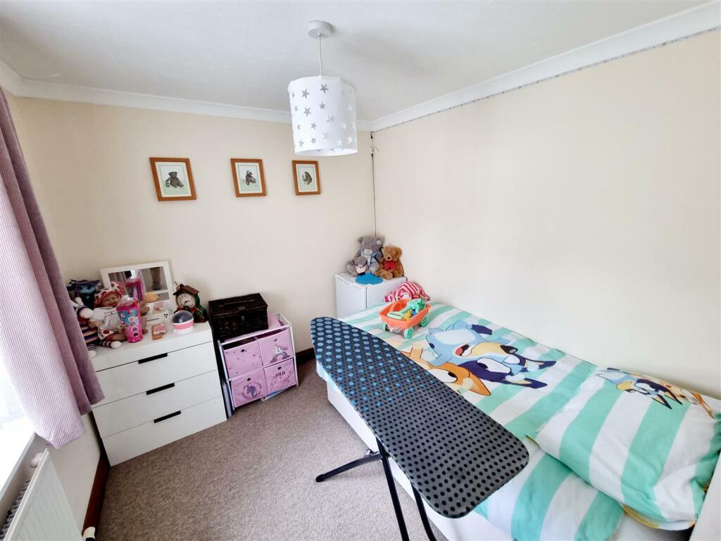 Bed 3.jpg