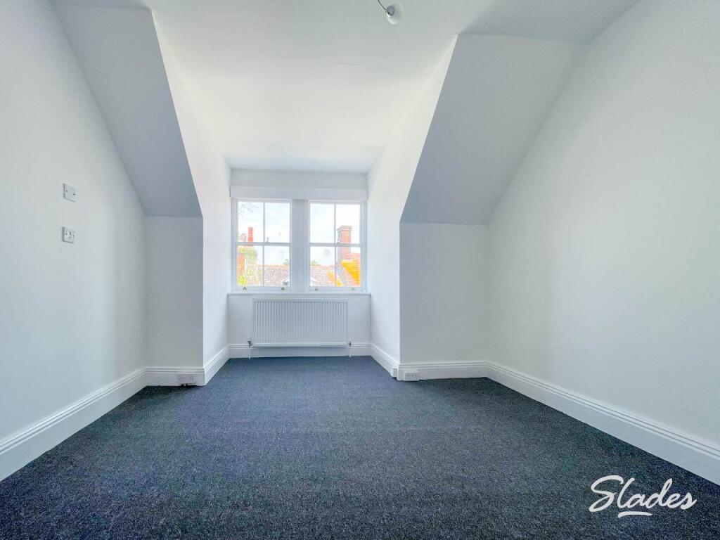 3 21 CHURCH BEDROOM 