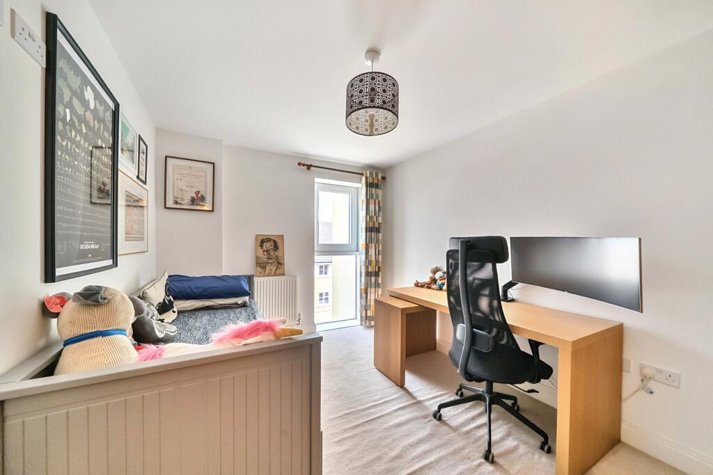 1304224-10-684863...