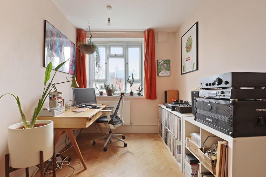 12-73b7JHPropWorld - 83b Sydenham Road - 36 (1)-me