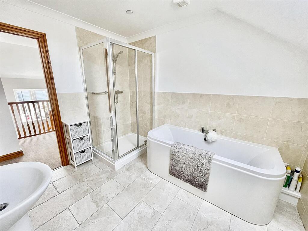 WhatsApp Image 2024-08-29 at 16.12.28 (1).jpg