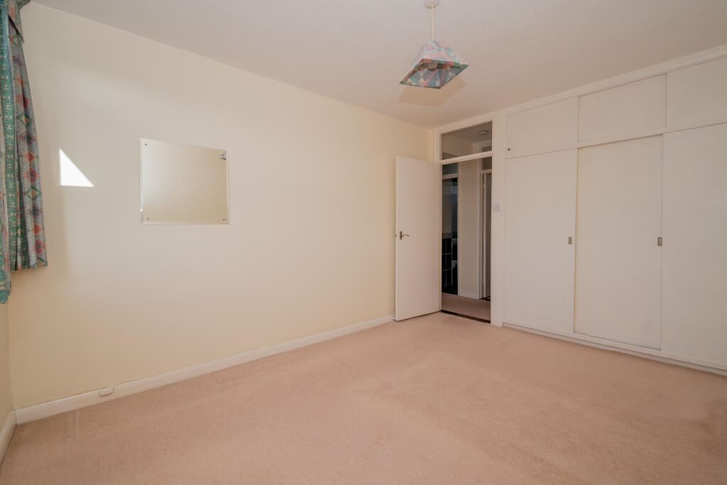 general Carmel Court