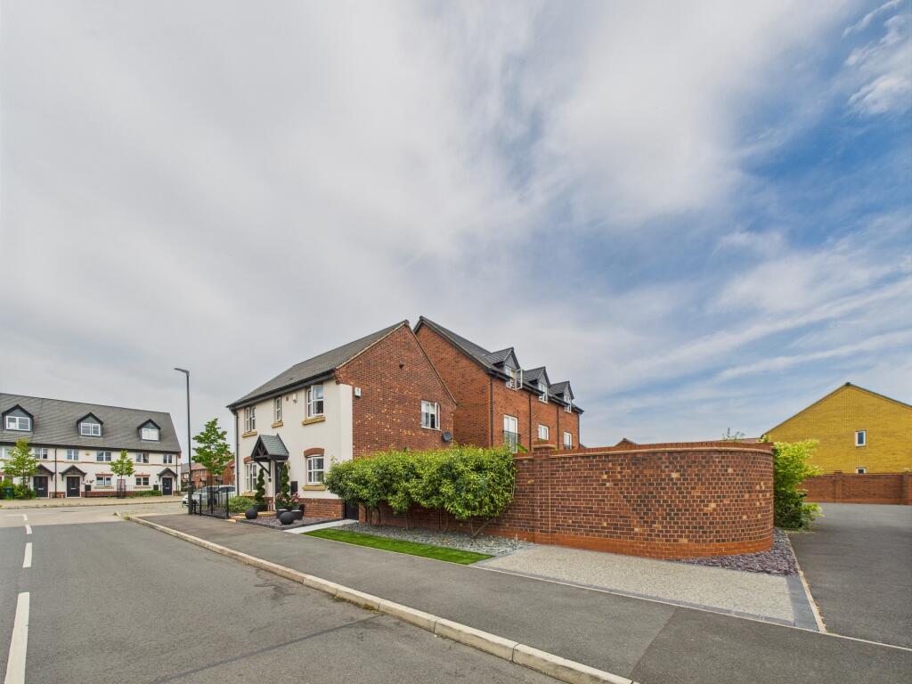 CAM04825G0-PR0101-STILL022