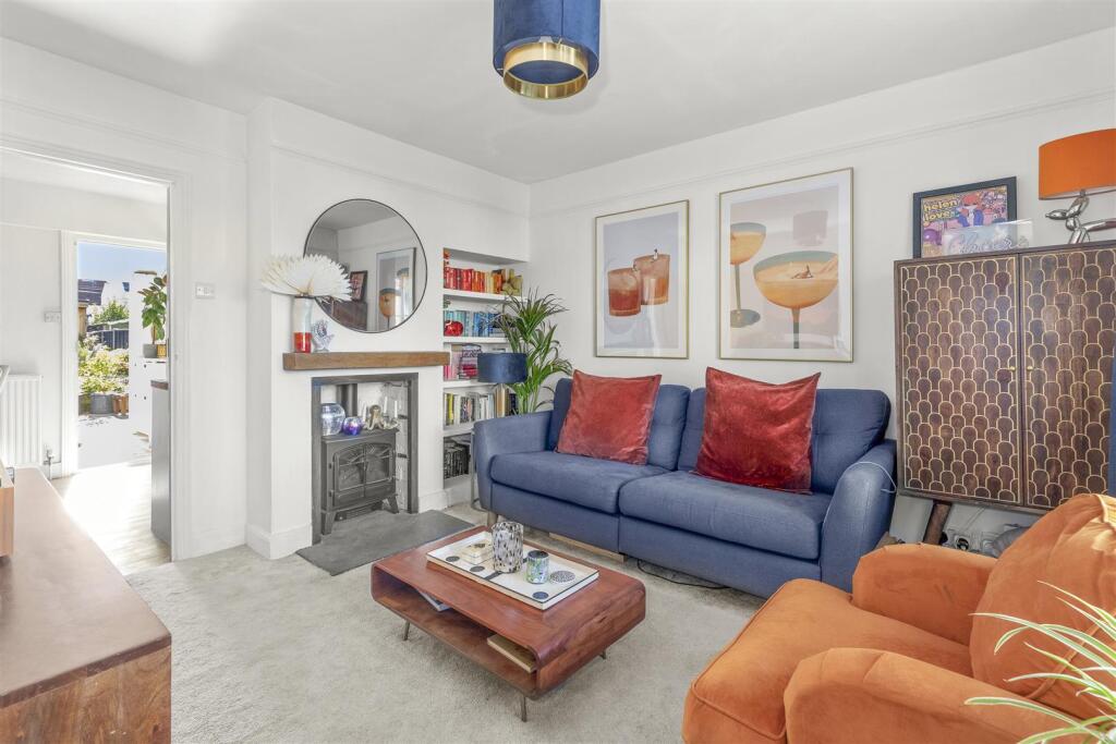 18 Cromwell Road, HP13 7AN-5.jpg