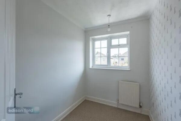 248-longs-drive-yate-bristol-south-gloucestershire