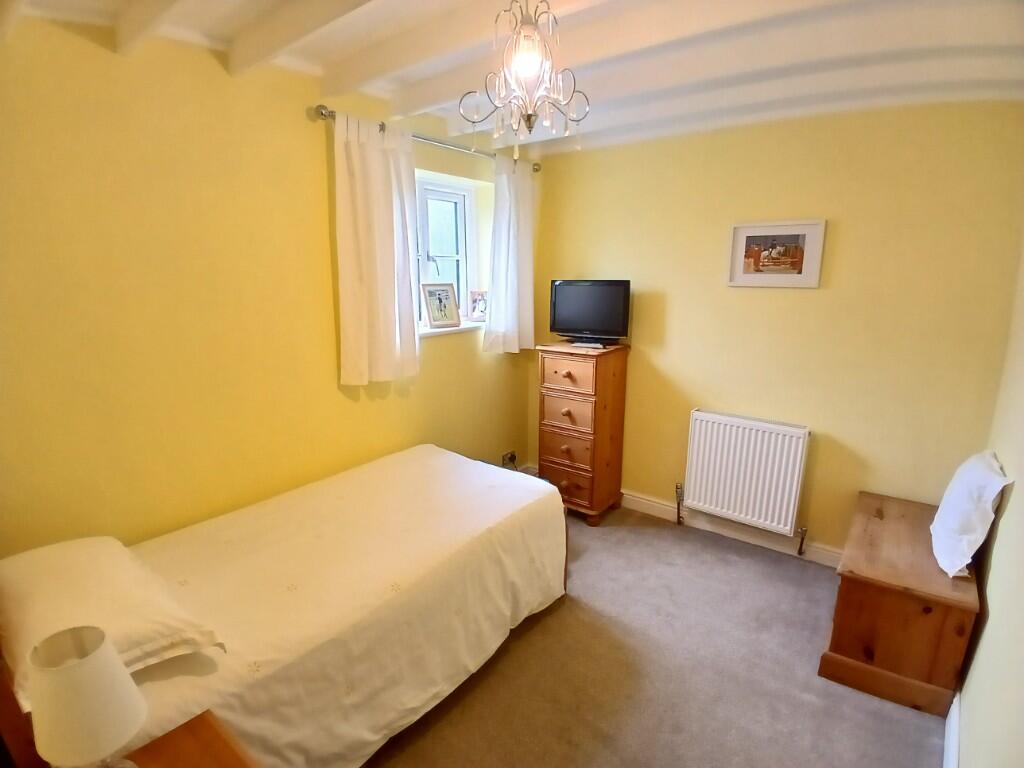 BEDROOM 5