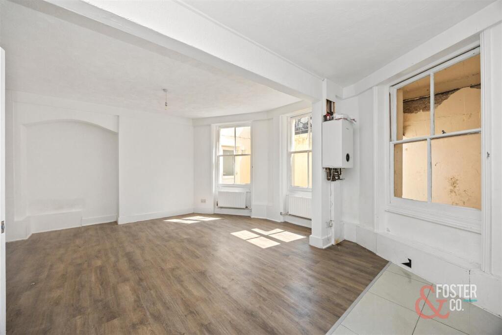 St Aubyns 18, Flat 1-006.jpg