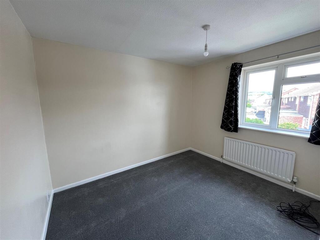 Second bedroom 2.jpg