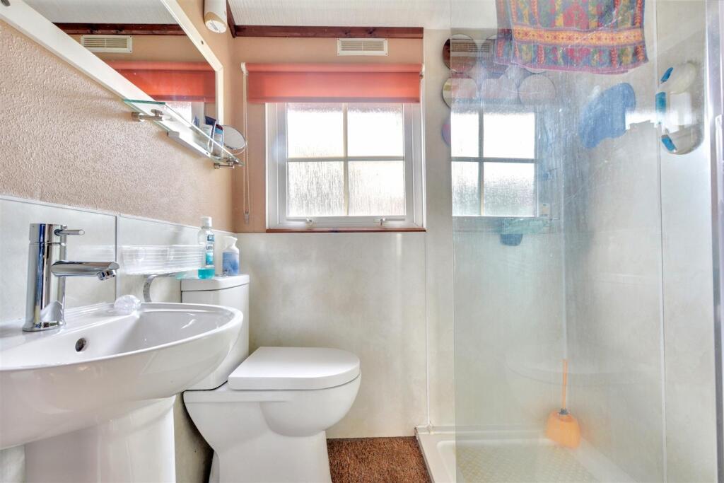 Shower Room_1.jpeg