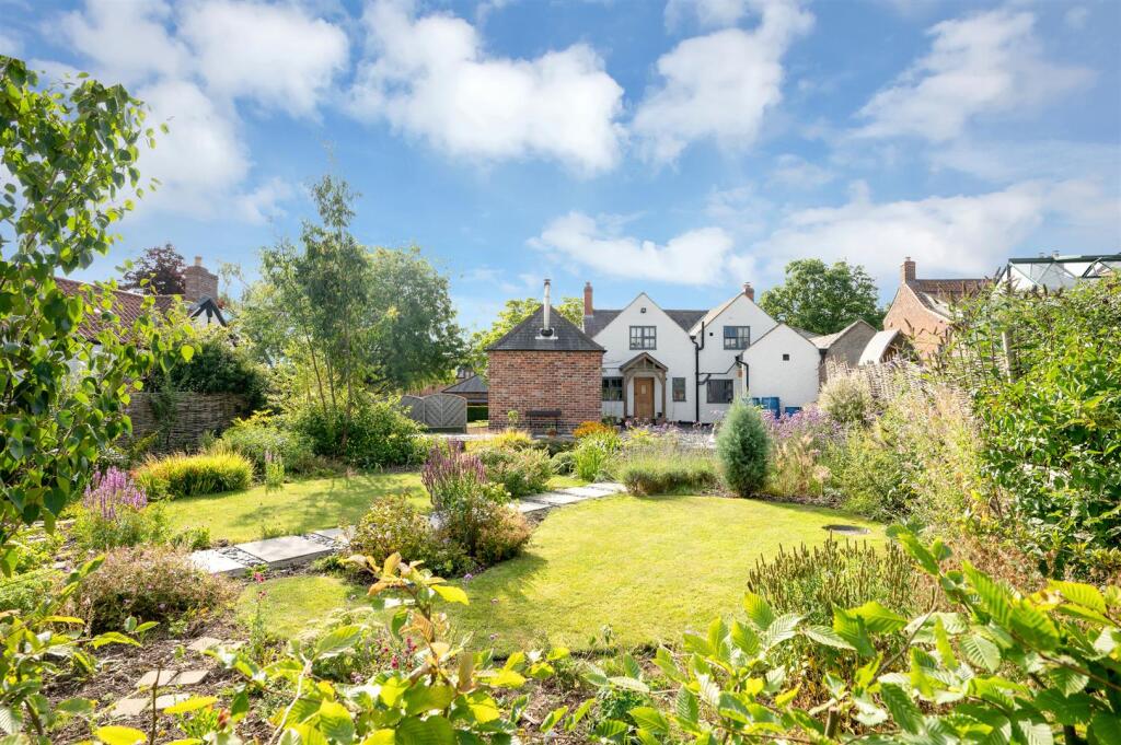 The Cottage Revisit PH-21.jpg