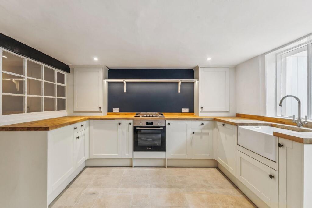 97693_81 Castle Street(12).jpg