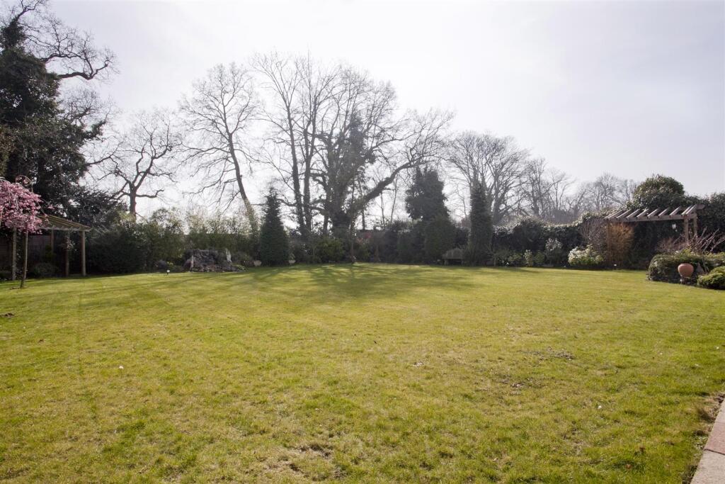 Garden- Old Park Ridings, Winchmore Hill, London, 