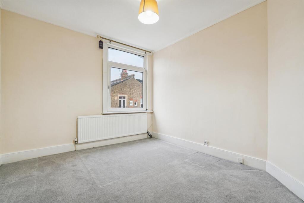 86 Idlecombe Road SW17 reception 1.jpg