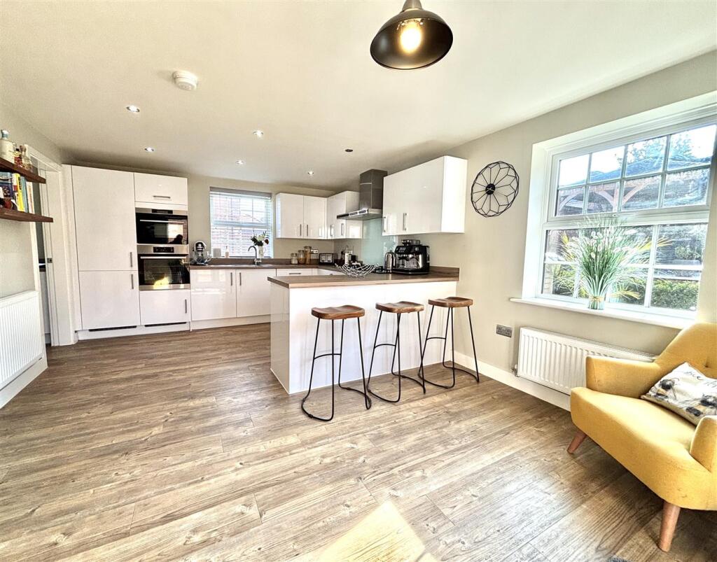 Kitchen/Dining/Family