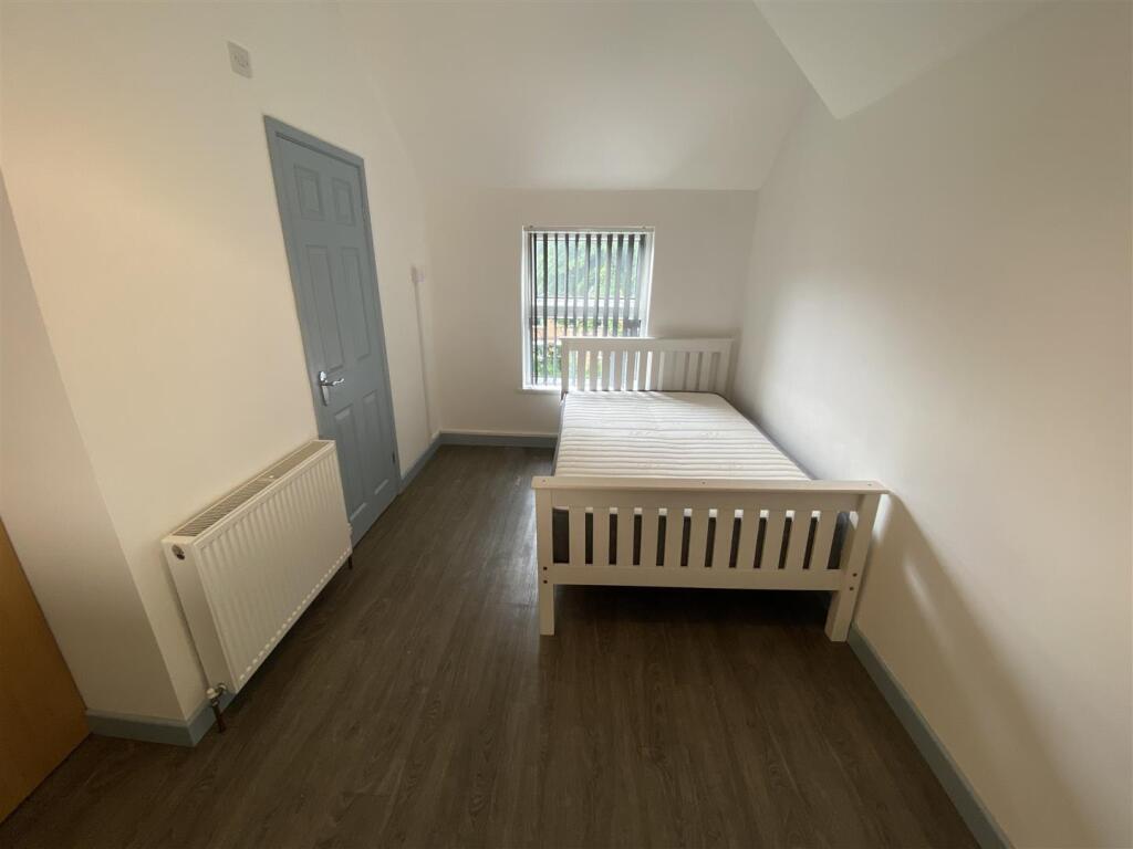 Ensuite Bedroom 4 - Second Floor