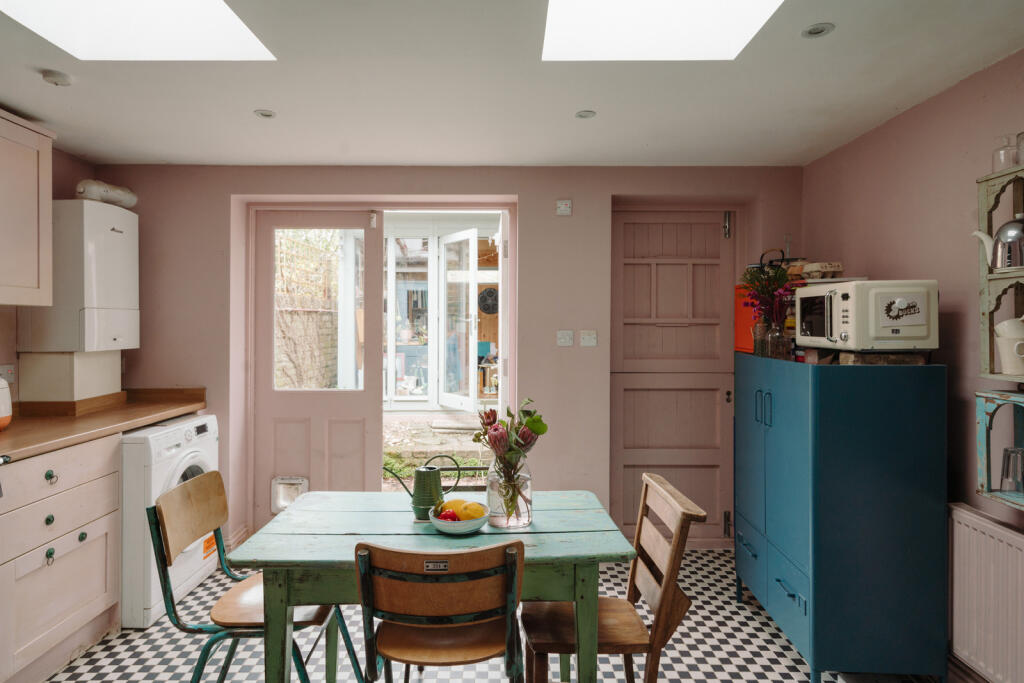 278601 - CHRISTCHURCH-ROAD-SW14-013.jpg