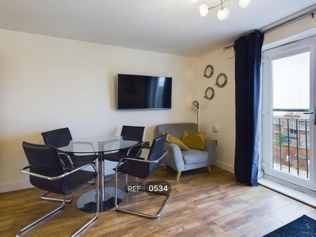 Kitchen &amp; Living area