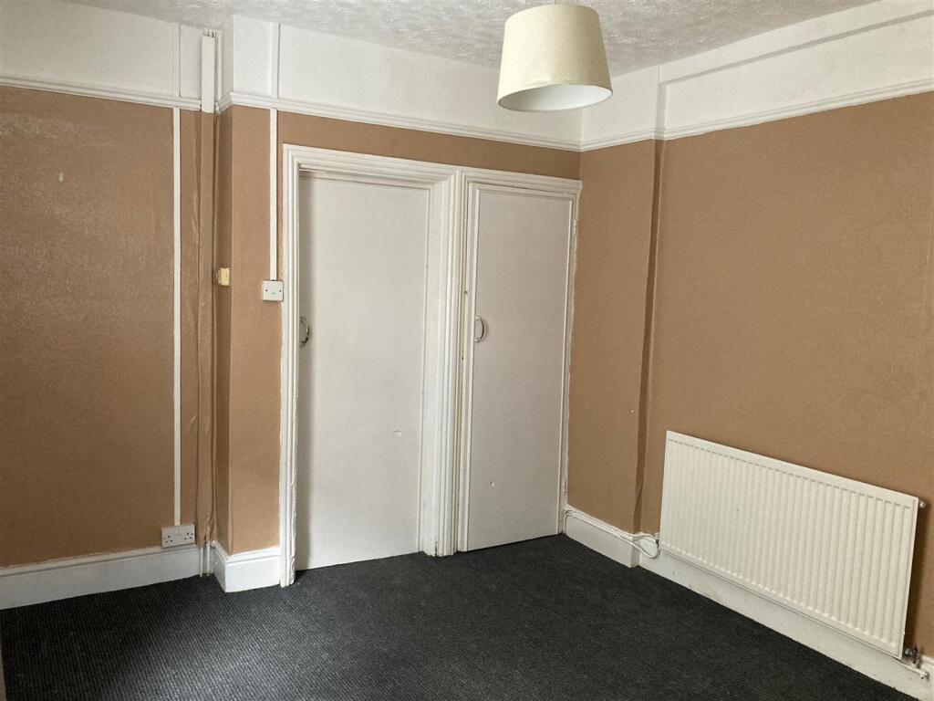 8 Phyllis Street - rear room 2.jpg