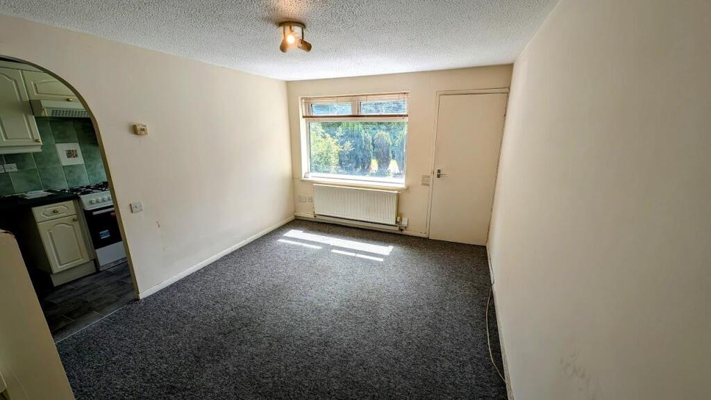 61 Canterbury Close lounge 2.jpg