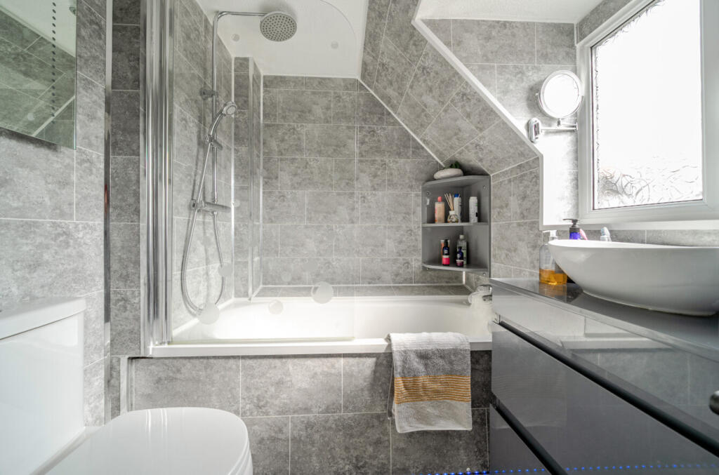 1334166-11-6899d9...