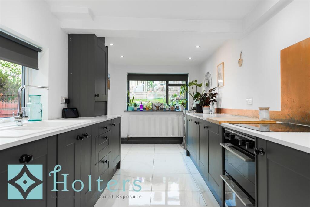 31 New Road, Newtown-11.jpg