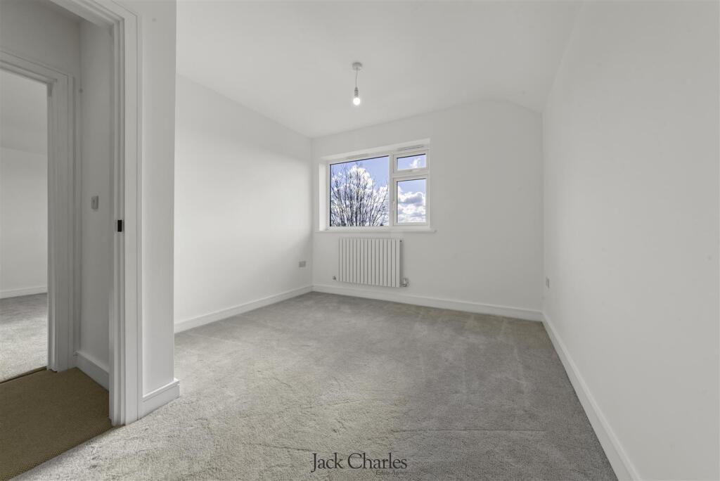 8 Old Hadlow Road 2.JPG