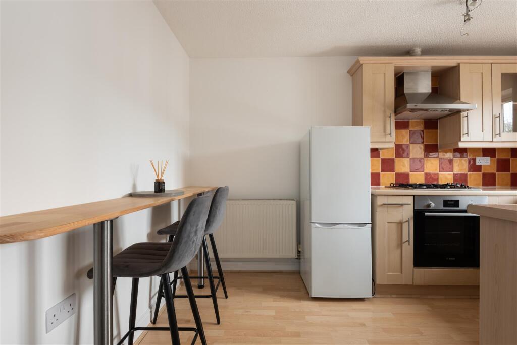 49 St Matthews Close-7.jpg