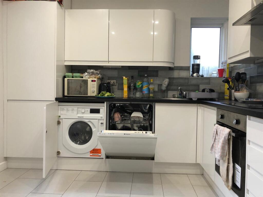 kitchen 4.jpg