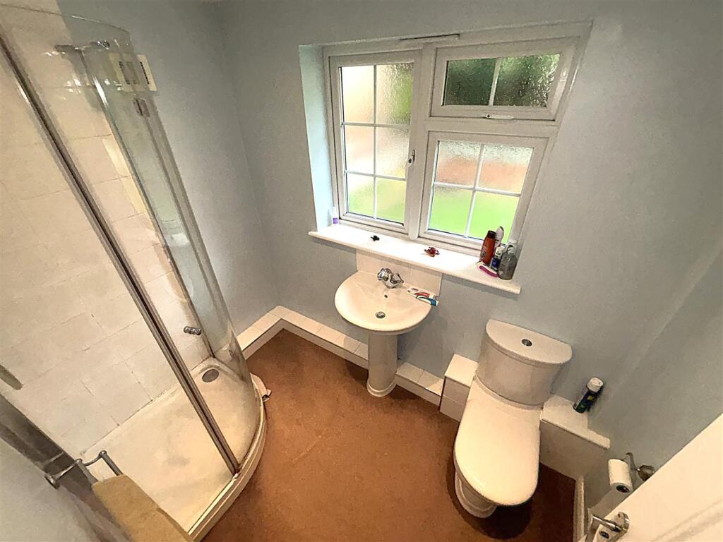 EN SUITE