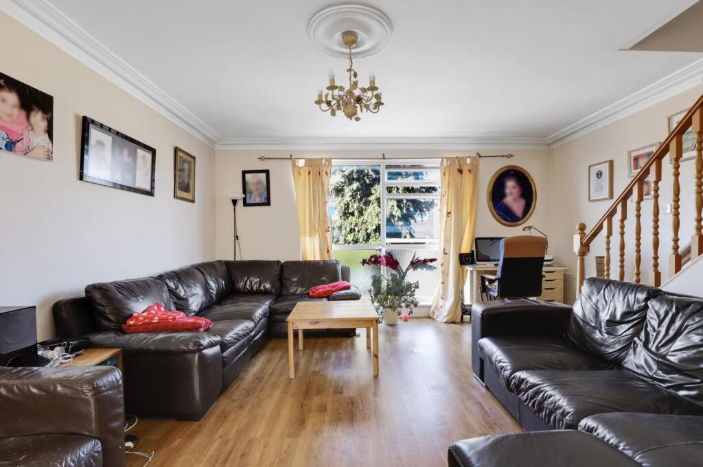 09-c50609-3b54JHPropWpen - 6 Hollman Square - 16.j