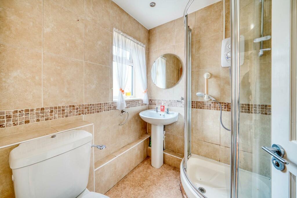 8 - shower room.jpeg