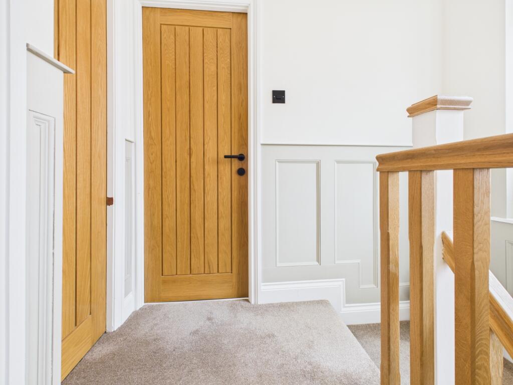 CAM03729G0-PR0138-STILL012