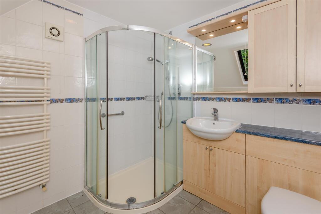 8633610-interior15.jpg
