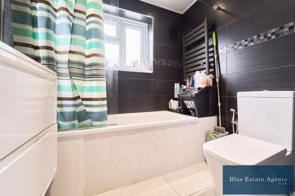 Ground Floor Family Bathroom Suite