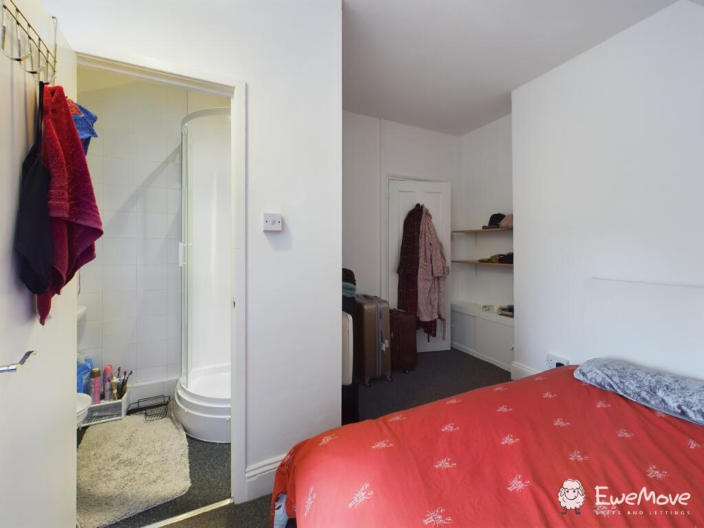 CAM02877G0-PR0035-STILL002