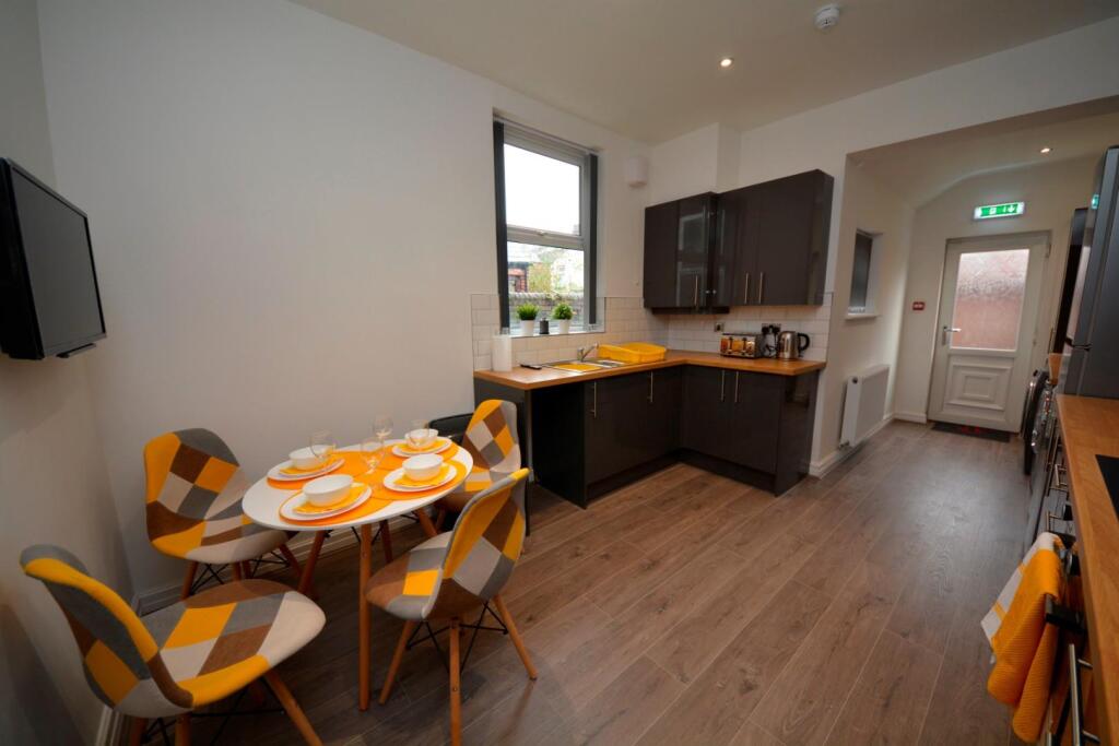 Communal Diner 1.6.JPG