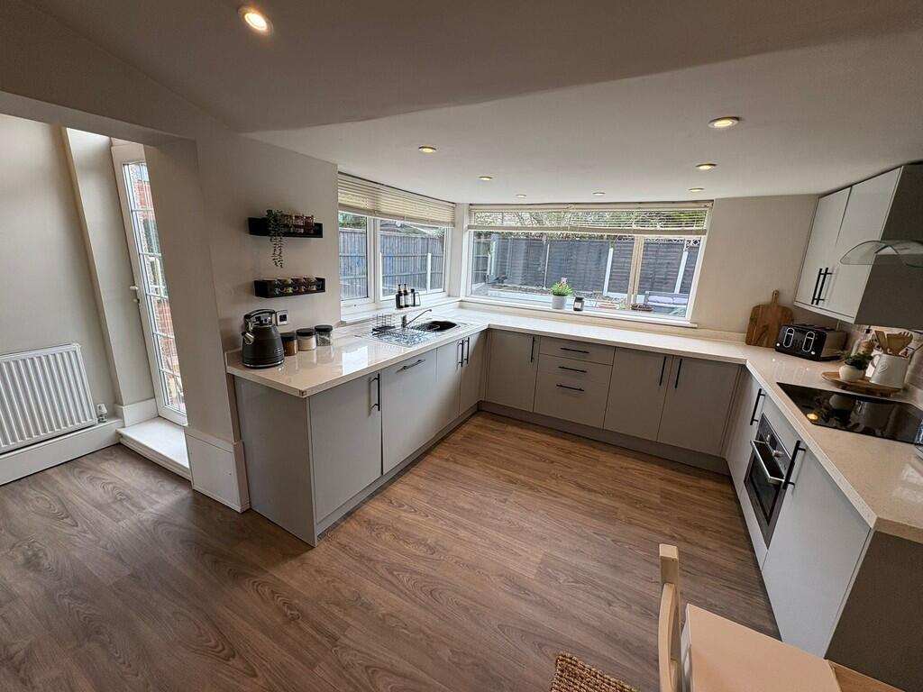 IMG-20250805-WA00...