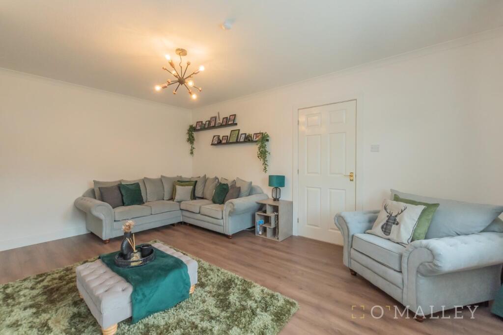 10. Living Room 5.jpg