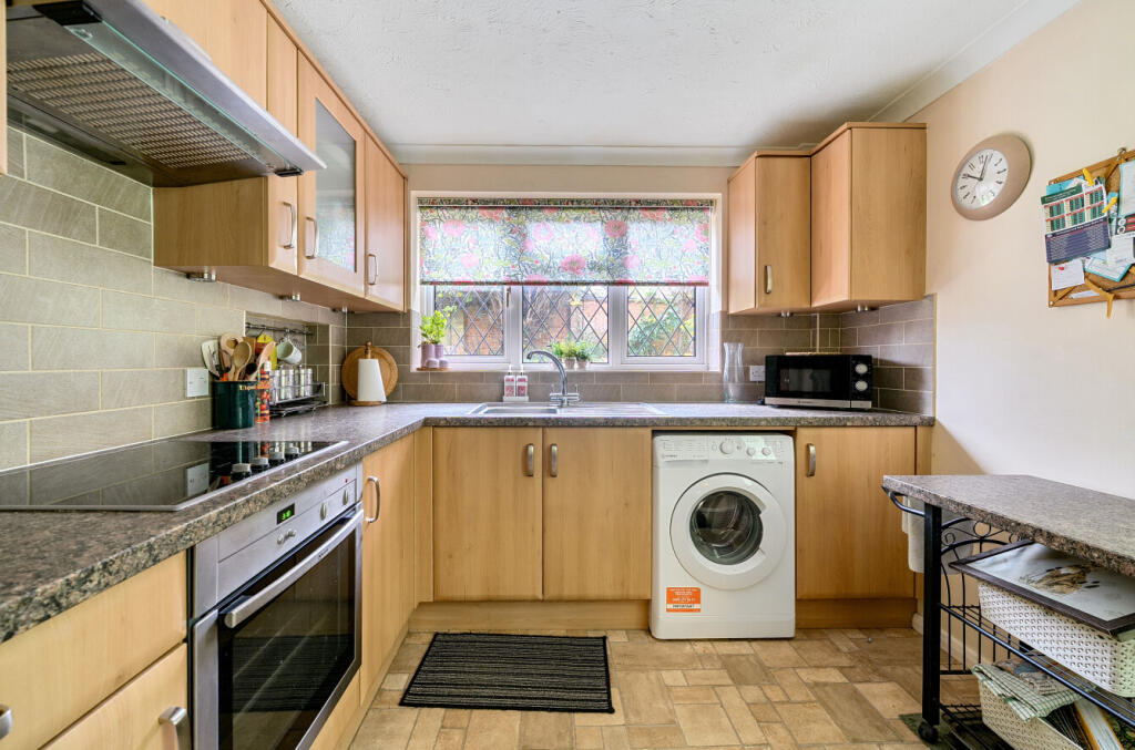 1372641-14-690485...