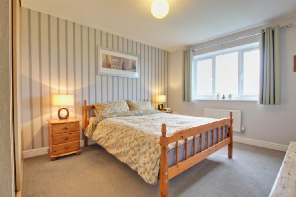 BEDROOM 1 (FRONT)