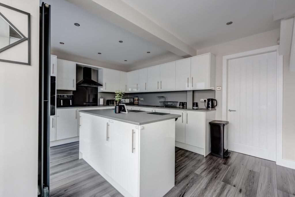 56BinsteadGrove(Interior)-4.jpg