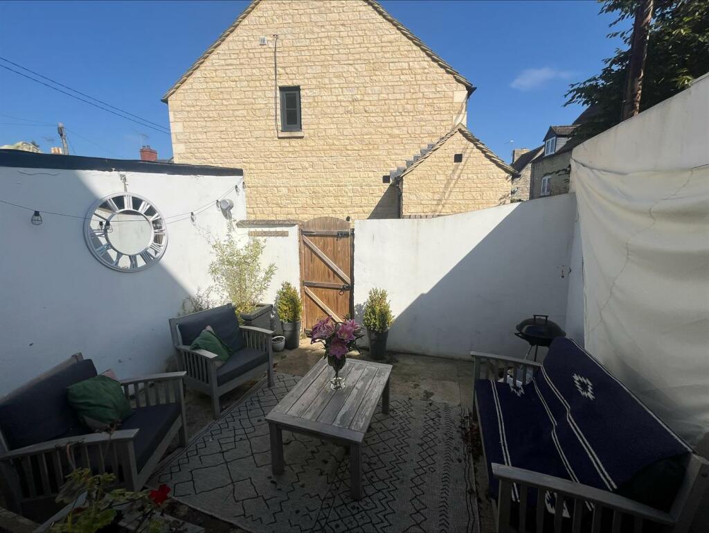 vendors photo of the courtyard.jpeg