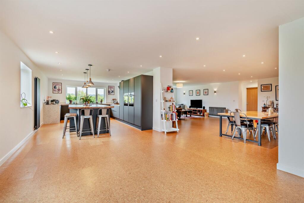 8616914-interior21-V2-800.jpg