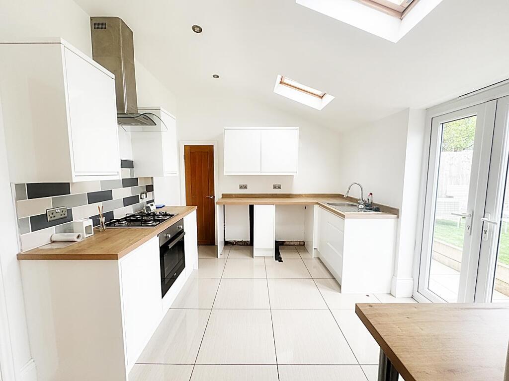 Breakfasting Kitchen