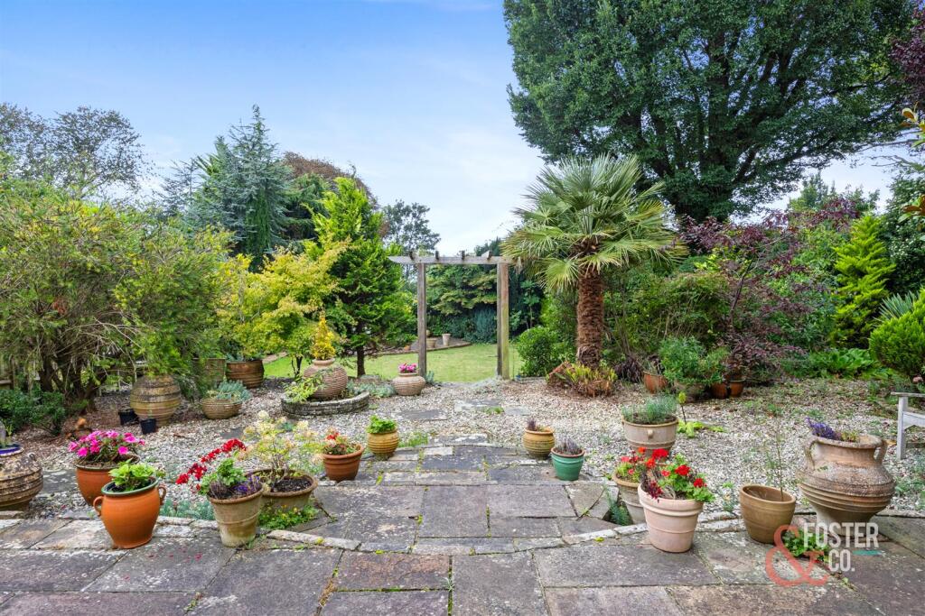 Dyke Road, 327-025.jpg