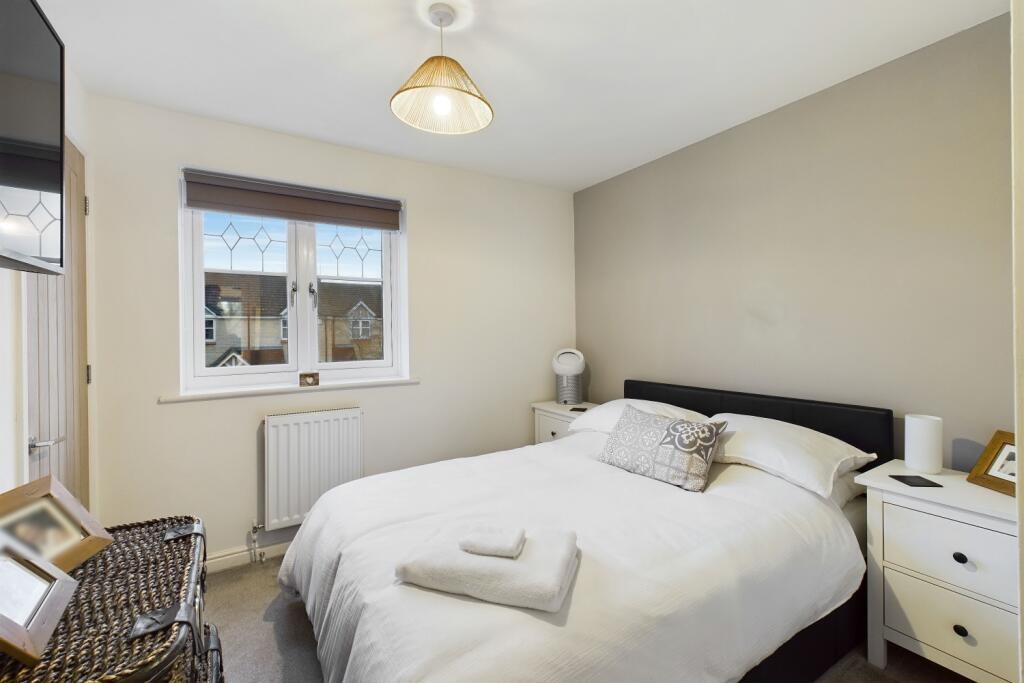 CAM03162G0-PR0212-STILL012